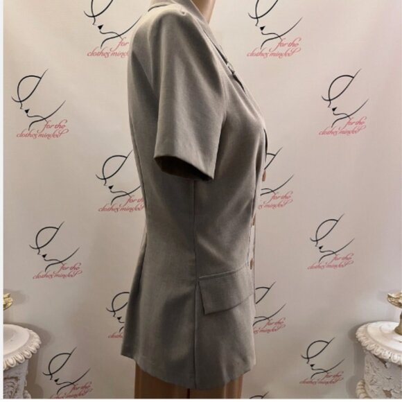 City Triangles. Jr Size 7. Light Gray. Short Sleeve. Double Breasted. B82 - Picture 4 of 6